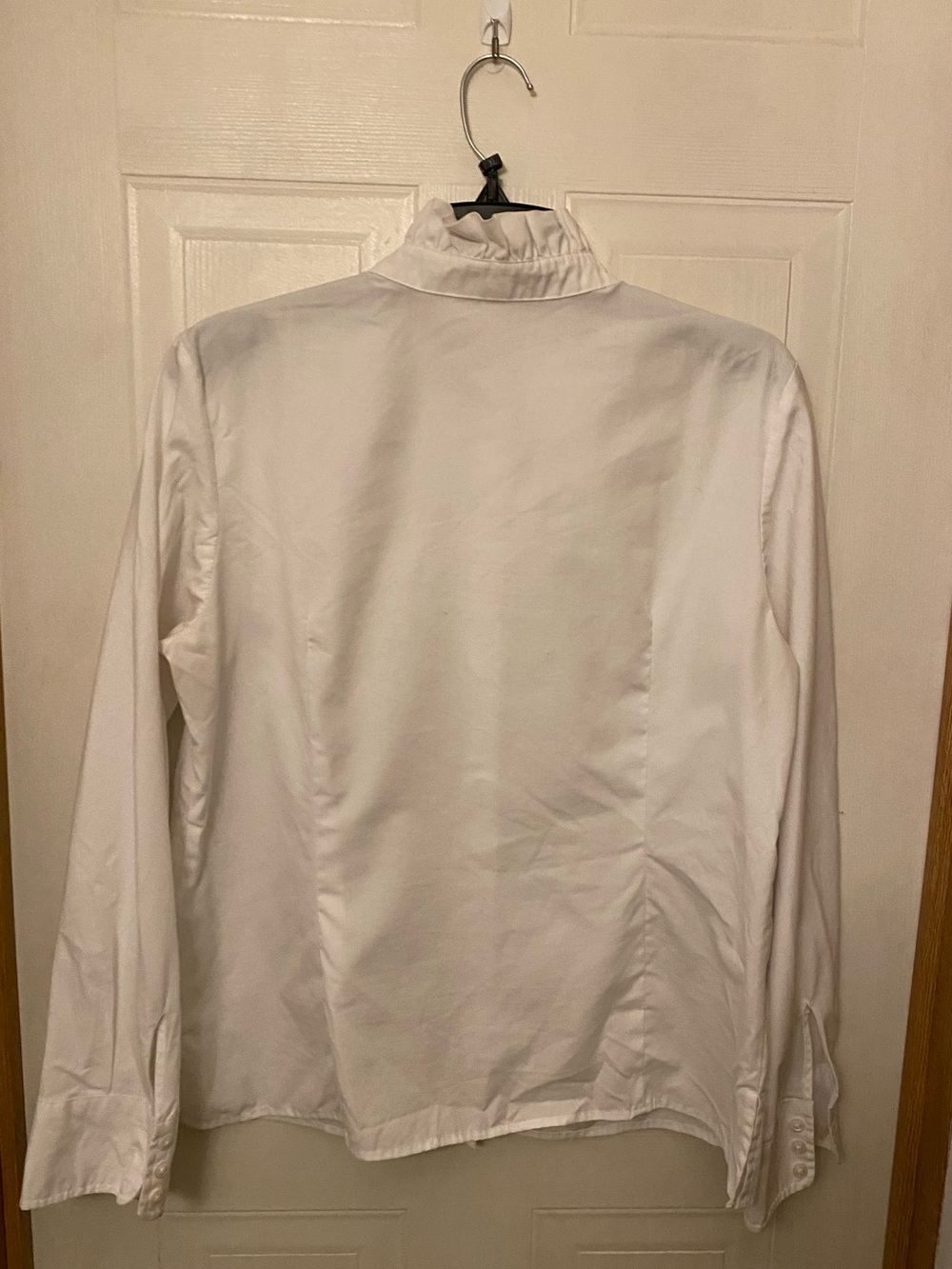 Pendleton White Ruffle Collar Button-Down Blouse - Picture 5 of 9